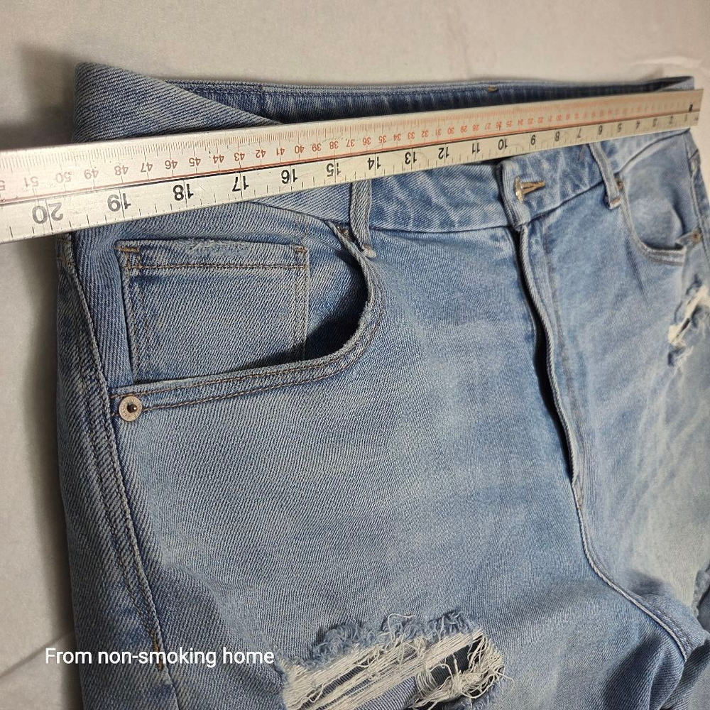 Women's American Eagle Light Blue Distressed Curvy Mom Jeans Size 18 - Picture 6 of 12